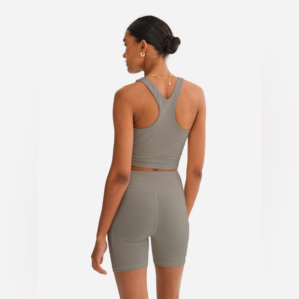 MATE THE LABEL ORGANIC STRETCH POCKET SHORTS IN PEBBLE XS S - Picture 2 of 5